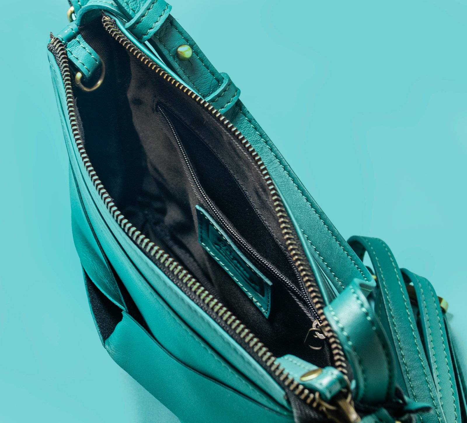 CUTIE Sling Bag - Image 4